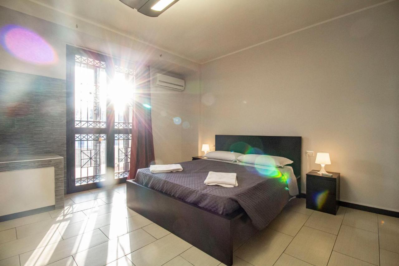 Royal Playa Suite And Apartament -Private Parking- Self Chek Out Catania Kültér fotó