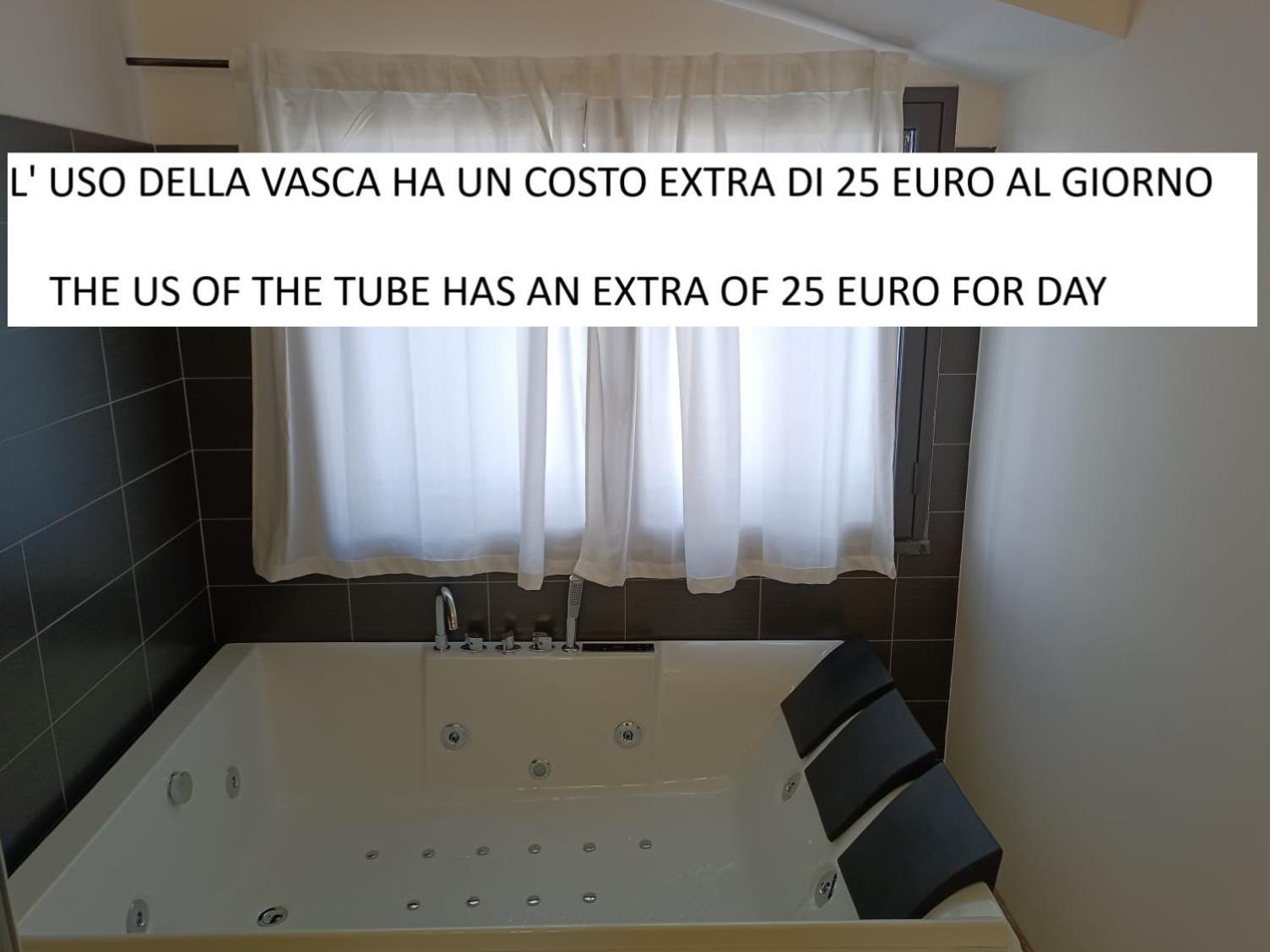 Royal Playa Suite And Apartament -Private Parking- Self Chek Out Catania Kültér fotó
